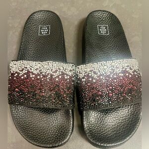 Women’s black & glittery slip on sandals! Adorable! Love these!